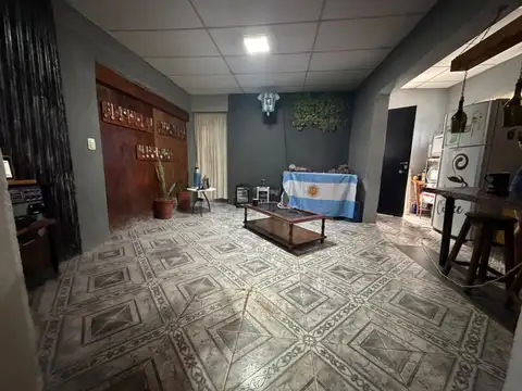 Casa 4 ambientes con 1 baño