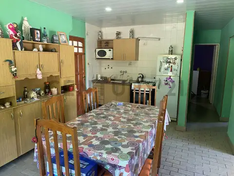 Casa 4 ambientes con 1 baño