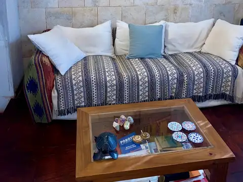 Pilar Nº1076 e/ Prieto