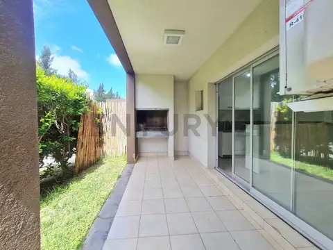 ALQUILER 2 AMBIENTES CON PATIO, PARRILLA Y COCHERA EN BARRIO SENDERO, NORDELTA