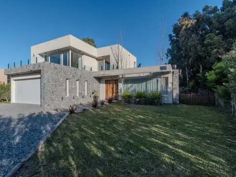 CASA EN VENTA  GOLF 2 COSTA ESMERALDA .