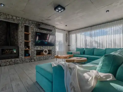 Casa 6 ambientes con 3 baños