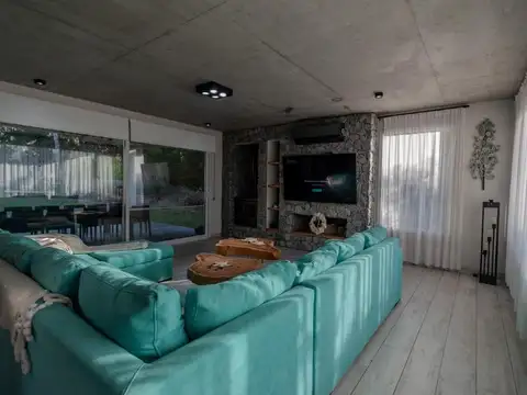 Casa en Venta en Barrio Golf 2, USD 470.000