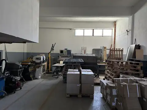 Galpon en Alquiler en Villa Maipu, USD 3.900