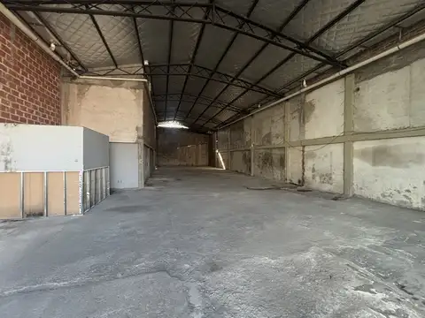 ESPECTACULAR GALPON DE 300 M2
