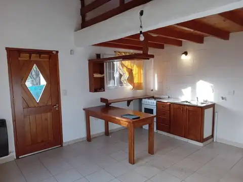 Casa 6 ambientes con 2 baños