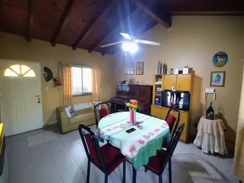 Casa 4 ambientes con 1 baño