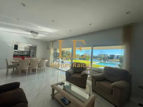 Casa en Venta en El Cantón, USD 440.000