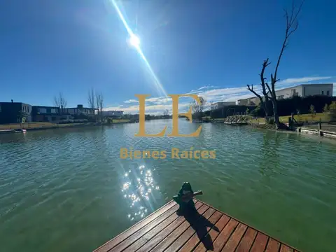 VENTA CASA CANTON A LAGUNA