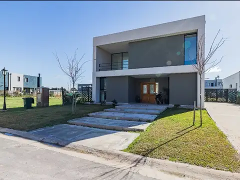 VENTA - CASA -Barrio Vila Marina II - FINANCIACIÓN PROPIA