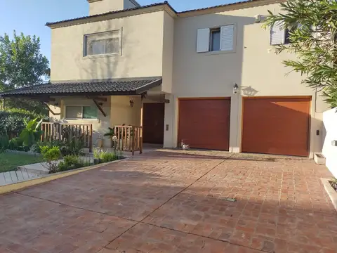 Santa Coloma 9100, Piso 0