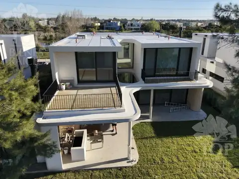 Espectacular Casa en Laguna Grande, Villanueva
