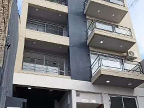 Juncal 1700 , Piso 5