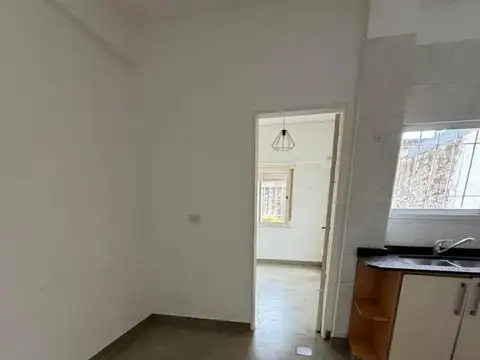 Depto Tipo Casa 5 ambientes con 1 baño