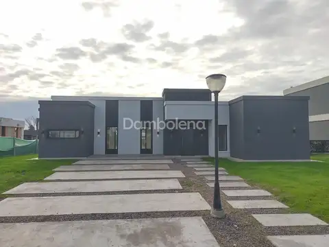 Country Club Prados del Oeste  - Moreno 2800