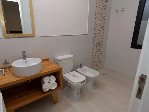 Casa 5 ambientes con 6 baños