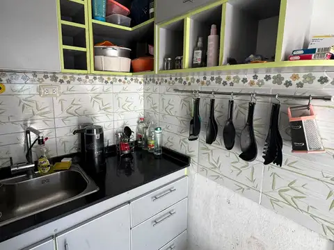 Casa 6 ambientes con 2 baños