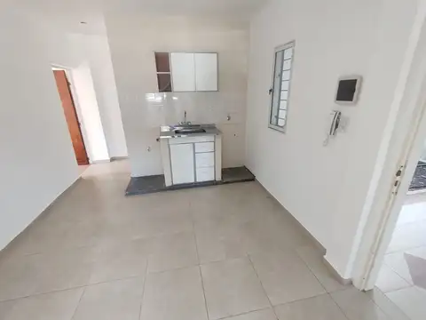 Departamento en Alquiler en Metalúrgico, $ 330.000