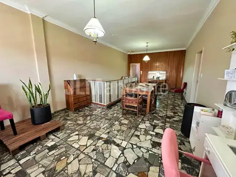 Depto Tipo Casa 5 ambientes con 2 baños