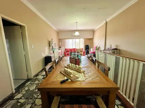 Depto Tipo Casa en Venta de 5 ambientes