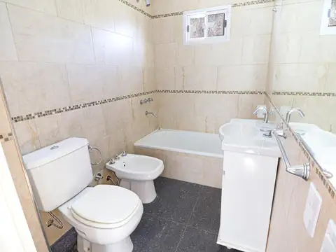 AMPLIO DEPARTAMENTO PISO UNICO 3 AMBIENTES EN EL CENTRO DE SAN MARTÍN