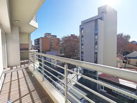 AMPLIO DEPARTAMENTO PISO UNICO 3 AMBIENTES EN EL CENTRO DE SAN MARTÍN