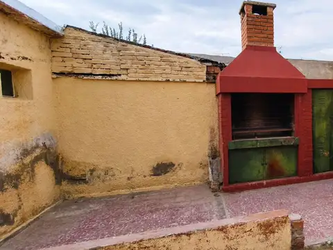 Casa en Venta con 3 cocheras