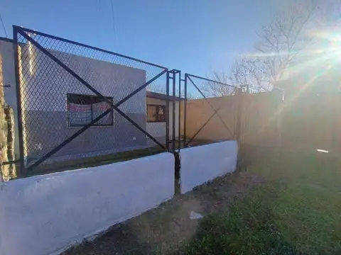 Alquiler, PH 3 ambientes, con entrada de auto. Villa Santos Tesei - Hurlingham