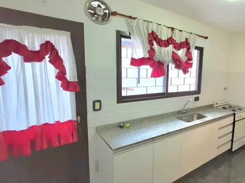 Depto Tipo Casa en Alquiler de 3 ambientes