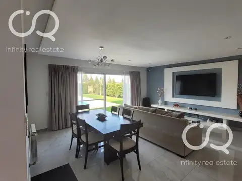 Casa en Venta - 3 dormitorios - USD 240.000