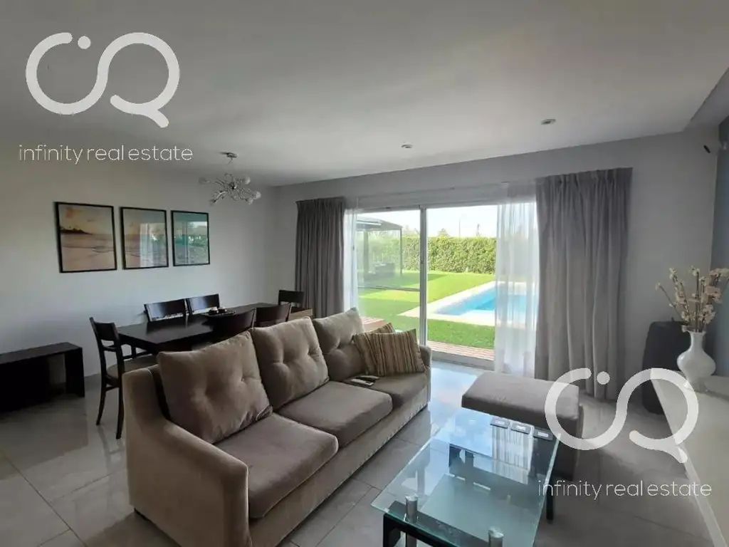 Casa en Venta - 3 dormitorios - USD 240.000