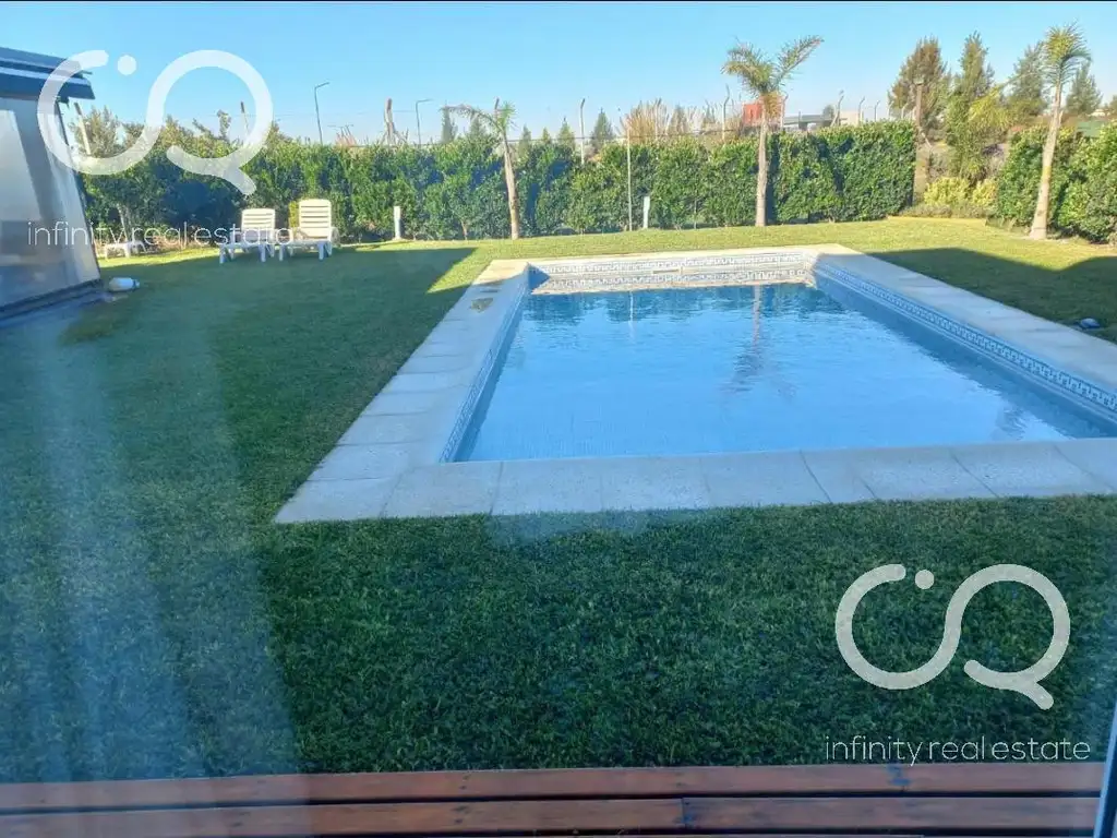 Casa - 220  m² Cubierta | 3 dormitorios | 2 años | 4 baños | 5 ambientes | 2 cocheras