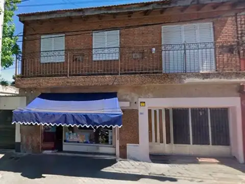 Casa Venta  3 Dormitorios con Local Comercial