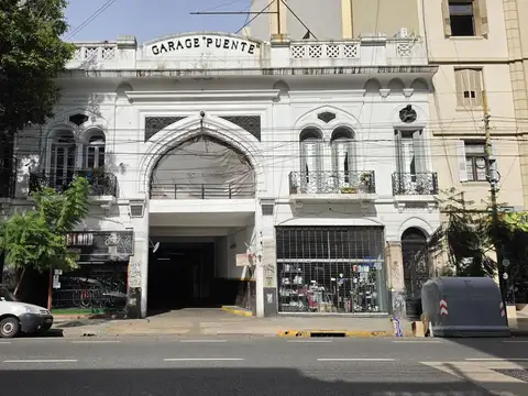 Cochera fija cubierta con  acceso por rampa