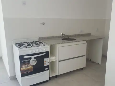 Venta de departamento 2 ambientes a ESTRENAR a pasos de la Estación de José Mármol.