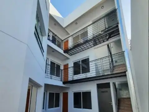 Complejo de 7 departamentos a la venta en Olivos