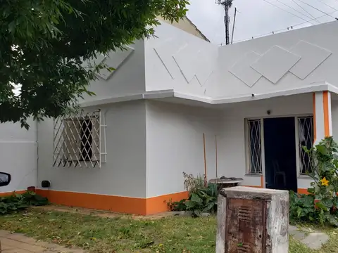 VENTA - CASA 4 AMB S/LOTE DE 10 X 40, LOMAS DE ZAMORA