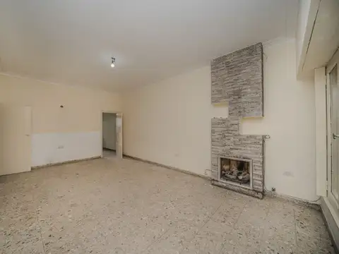 Casa 4 ambientes con 1 baño