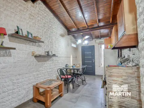 Casa 5 ambientes con 2 baños