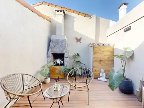 Casa Dúplex en Venta de 5 Ambientes en Martinez con Patio