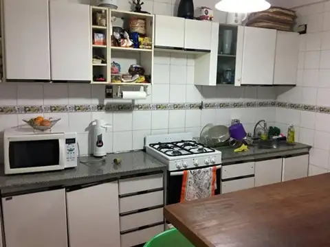 Sarmiento 1800, Piso 1°