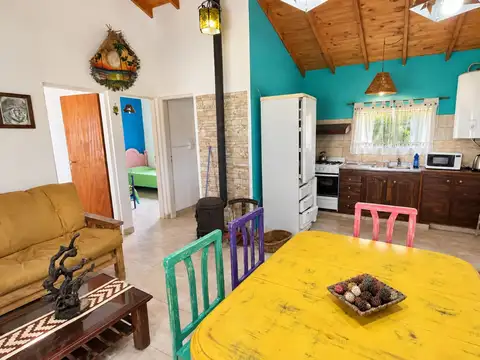 Casa 4 ambientes con 2 baños