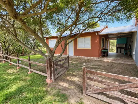VENTA DOS CASAS EN BLOCK A METROS DEL MAR, RETA