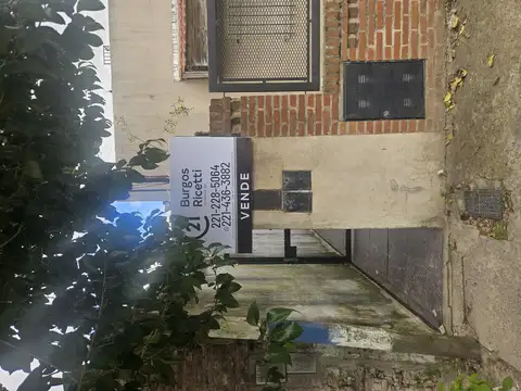 Ph de 2 Dormitorios con Quincho a Refaccionar en Venta