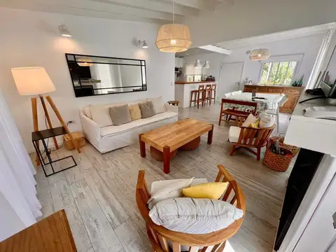VENTA Casa en Deportiva Costa Esmeralda c Pileta
