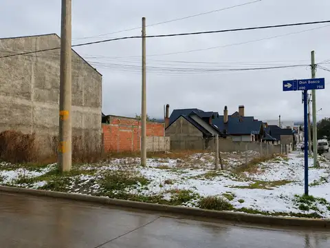 Lote en esquina sobre arteria principal de esquel
