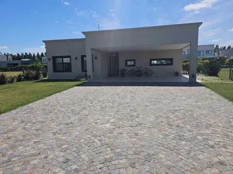 VENTA CASA AMOBLADA SAN FELIPE CANNING CON PILETA