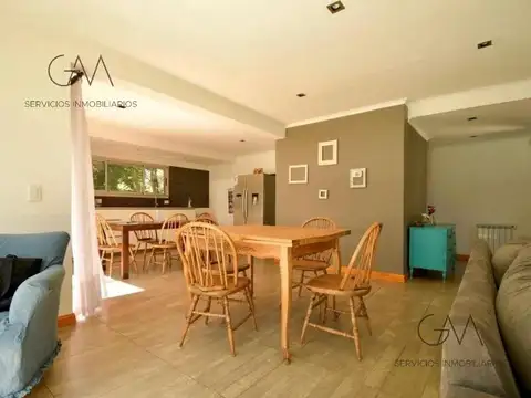 Casa en Alquiler Temporal con 2 cocheras