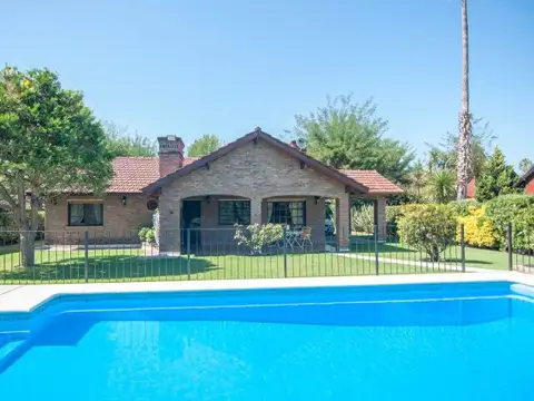 VENTA casa 4 amb c pileta y doble lote BANCO PROV