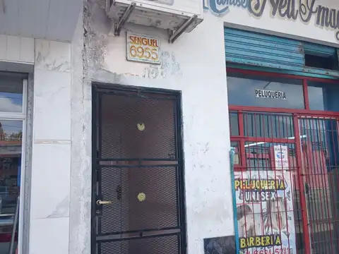 VENTA DE 3 LOCALES y UNA CASA de 3 AMBIENTES AL FONDO